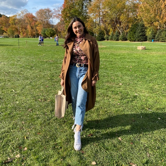 Welcome! ☀️🛍 💛 - Picture 6 of 9